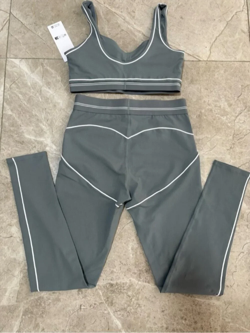 ALO Yoga Slate Gray Sculpting Leggings & Matching Sports Bra Set